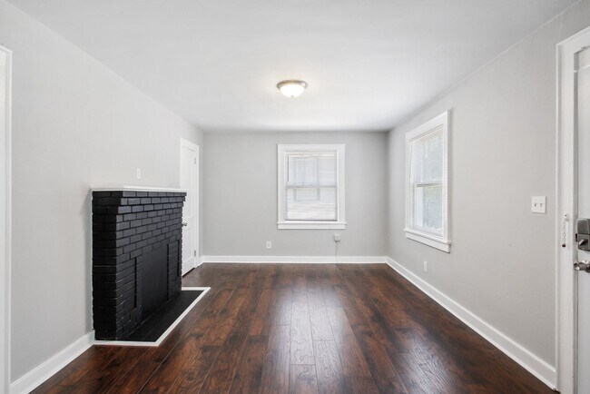 Foto del edificio - Large 2 Bedroom/1 Bath Downtown Home Near Forsyth Park