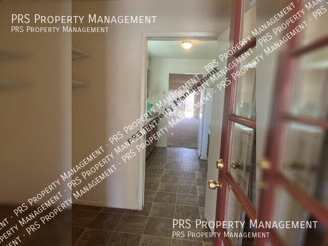 Foto del edificio - Now Available
