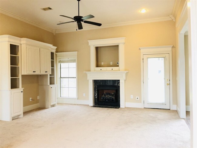 Building Photo - 905 Frisky Dr
