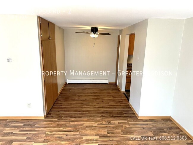 Foto del edificio - Awesome remodeled 2 bedroom apartment on M...