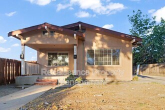 Building Photo - 1026 Windeler Ave