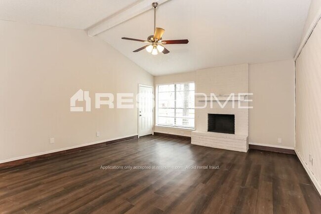 Building Photo - 2117 Bainwood Trail