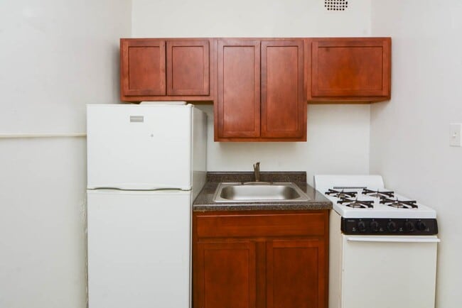Building Photo - 4842 N Damen Ave