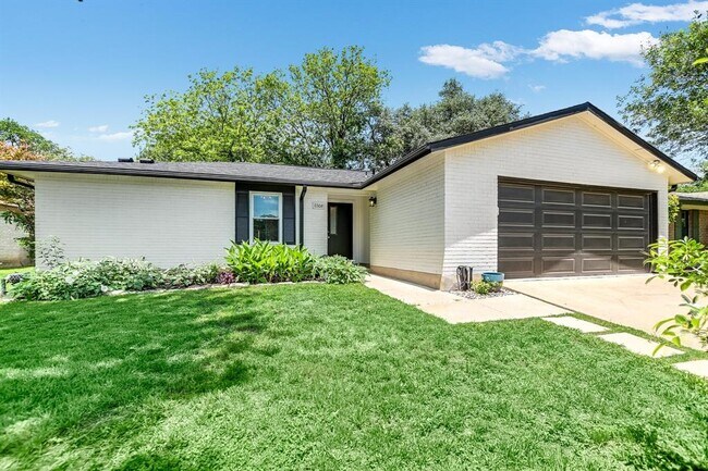 Building Photo - 6508 Sunnysky Way