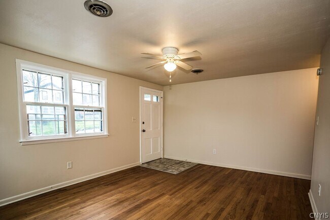 Foto del edificio - 425 Schuyler St