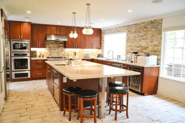 Foto del edificio - 1920 Spyglass Dr