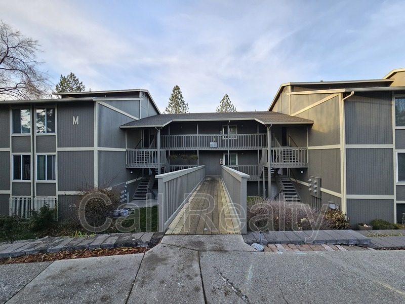 Foto principal - 6017 E 6th Ave