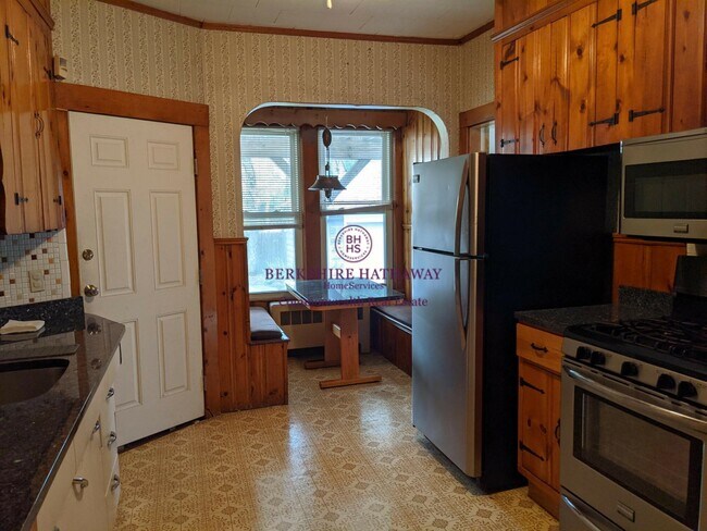 Building Photo - 24 Milton St