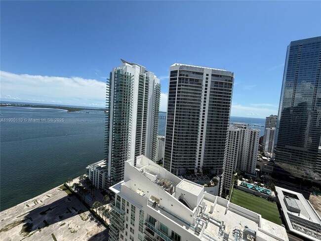 Foto del edificio - 1200 Brickell Bay Dr