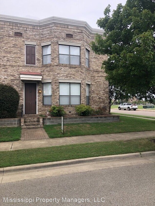 2 br, 2.5 bath House 28 Clarke Street House Rental in Tupelo, MS