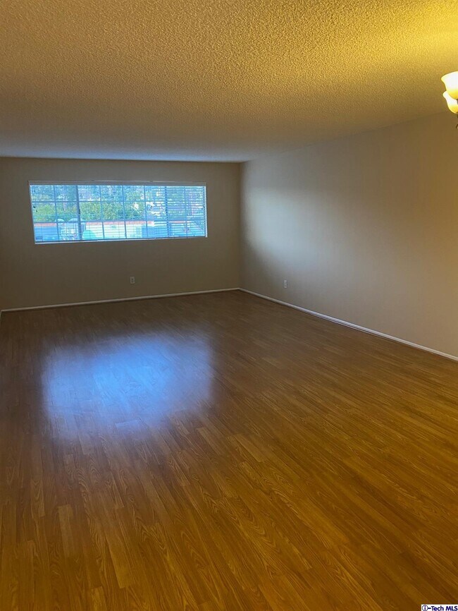 Building Photo - 1148 San Rafael Ave