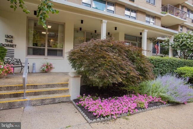 Building Photo - 1301 N Harrison St