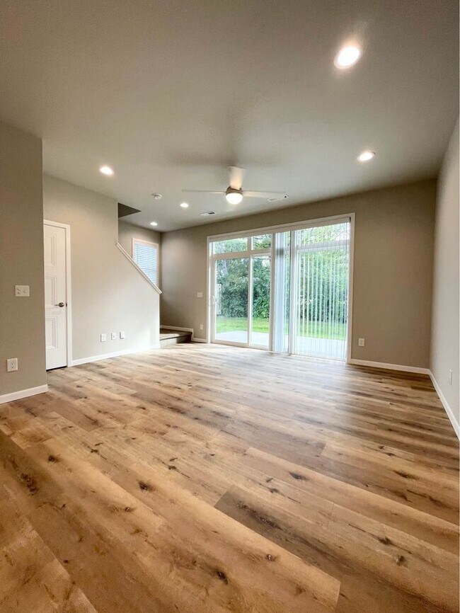 1023 S Nicolet Rd, Appleton, WI 54914 Townhome Rentals in Appleton WI