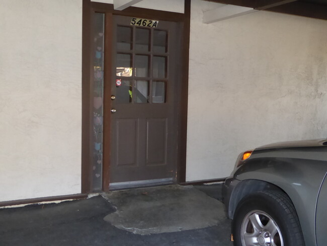 Entry from Parking Space - 5462 Roundtree Dr