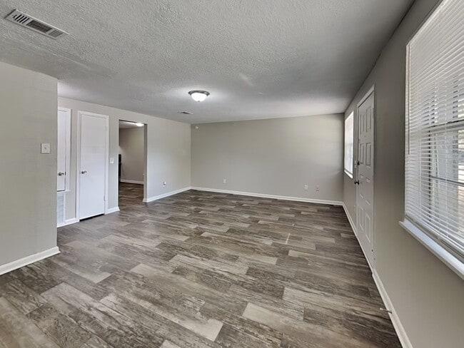 Building Photo - 7627 Mc Cowan Dr