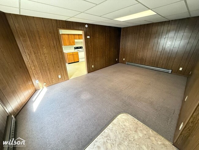 Building Photo - 704 N Naches Ave
