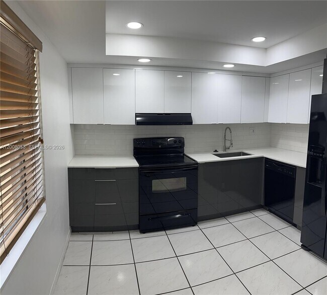 Foto del edificio - 40 Chestnut Cir