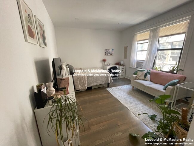 Building Photo - 15 Peterborough St