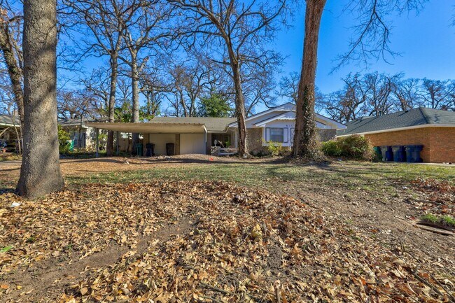 Foto del edificio - 612 N Sweetgum Ave