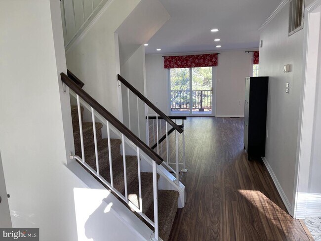 Building Photo - 12124 Stallion Ct