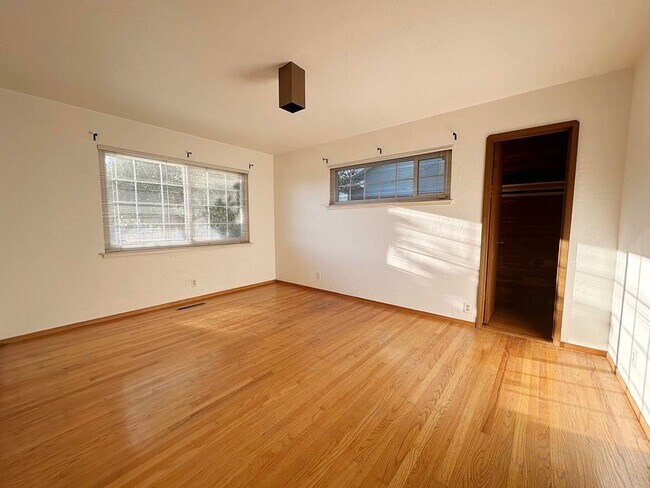 Foto del edificio - Coming Soon – Spacious 5-Bed Single Level ...