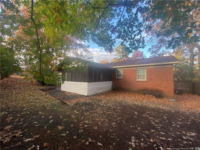 Foto del edificio - 5357 Silver Pine Dr