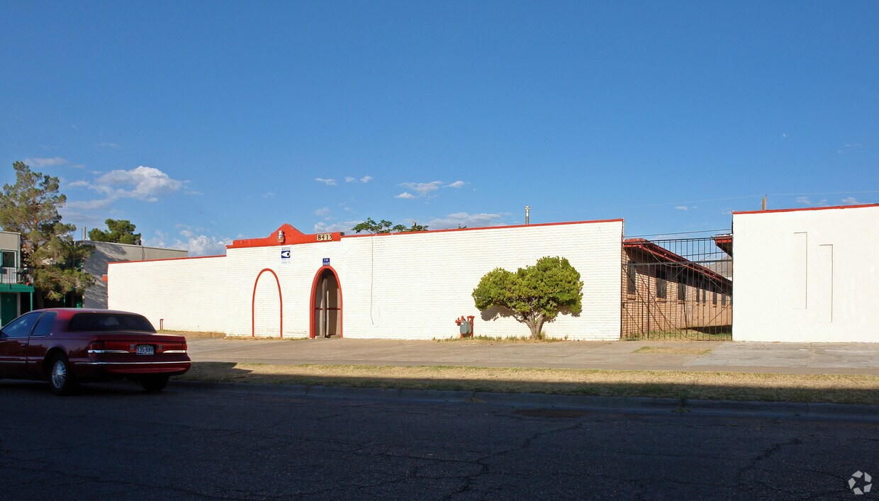 Building Photo - 8413-8429 Statler St