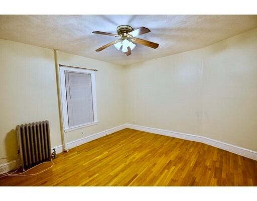 Foto del edificio - 6 Otisfield St