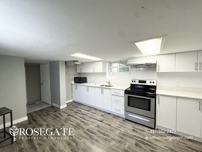 Building Photo - Pet-Friendly Walkout Studio Basement with In-Unit Laundry – East York