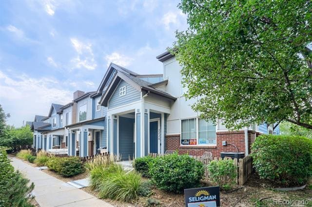 Building Photo - 2230 Tamarac St