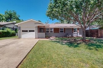 Building Photo - 2949 Hollandale Ln