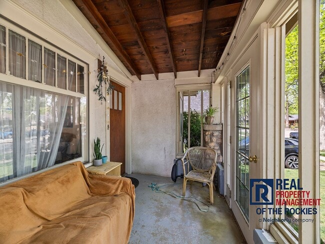 Building Photo - Charming 2 Bed 1 Bath House in Old Town!