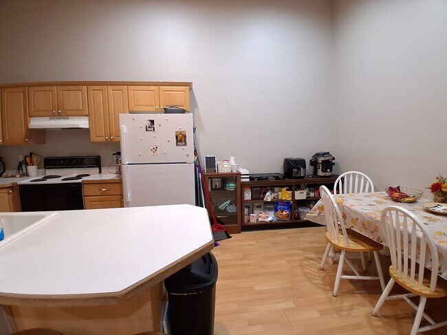 Building Photo - 1525 N 550 W