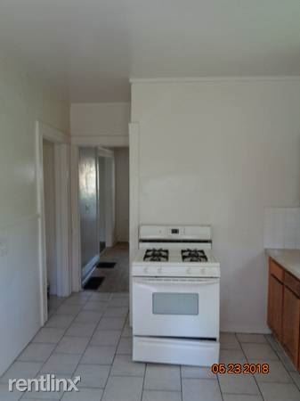 Primary Photo - 3 br, 1 bath House - 11 Earl St