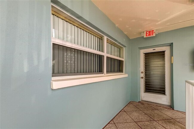 Foto del edificio - 6363 Gulf Winds Dr