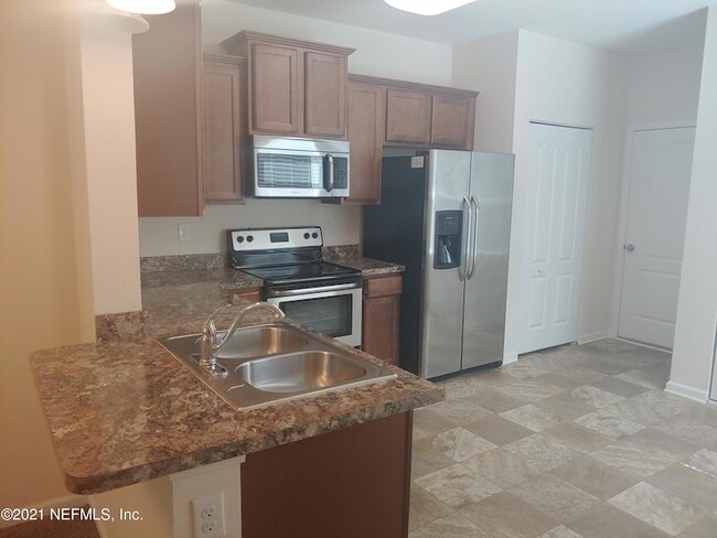 Building Photo - 340 Servia Dr
