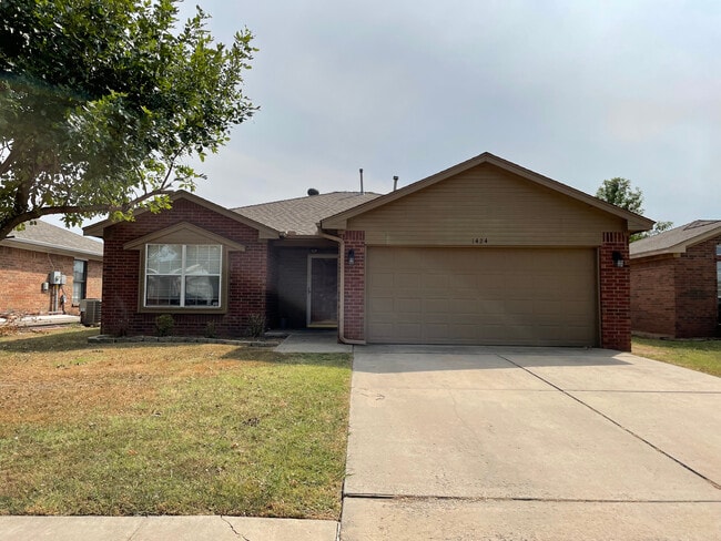 Building Photo - 1424 Jordan Cir