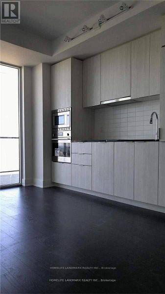 Photo du bâtiment - 955-4955 Bay St.