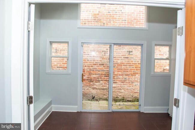 Foto del edificio - 8 E Henrietta St