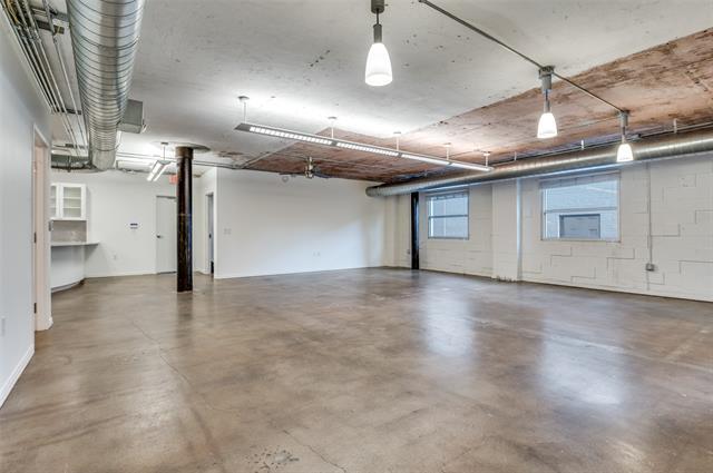 Foto del edificio - 4330 N Central Expy