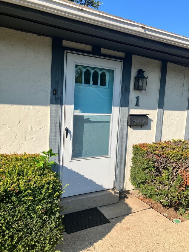 2121 Sheffield St Unit 1, Middletown, OH 45044 Apartments in