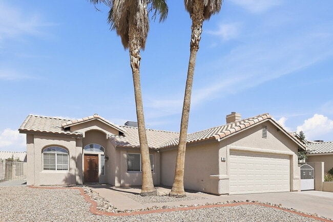 Building Photo - 922 Strider Dr