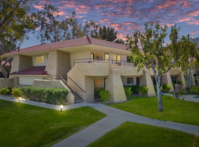 Building Photo - 2820 N Arcadia Ct