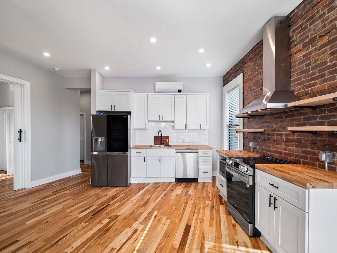 4746 Lorain Ave Unit 1, Cleveland, OH 44102 Room for Rent in