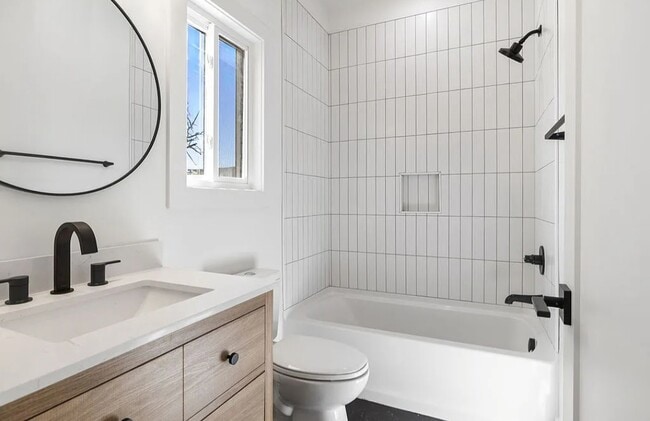 Foto del edificio - 1905 Highland Ave