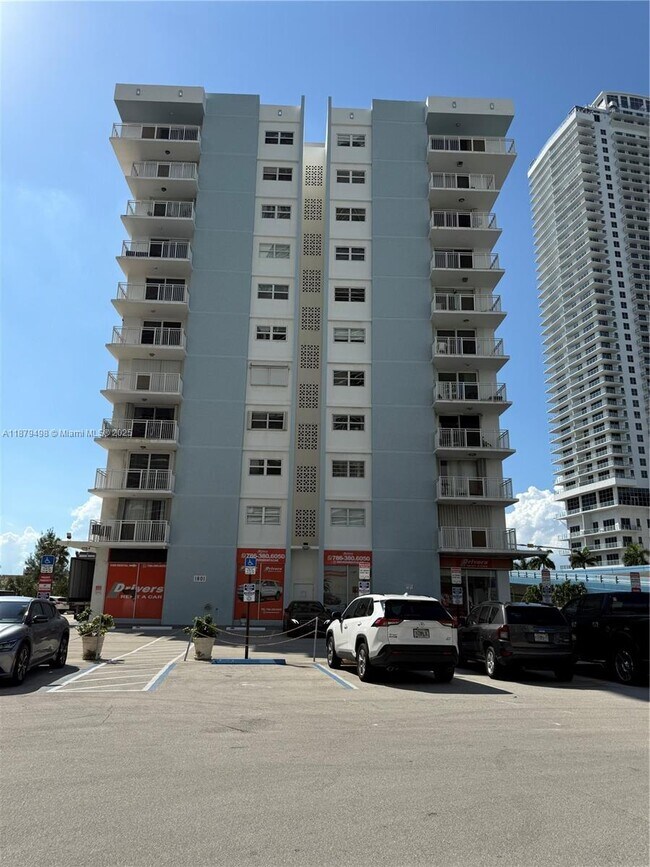 Foto del edificio - 1801 S Ocean Dr