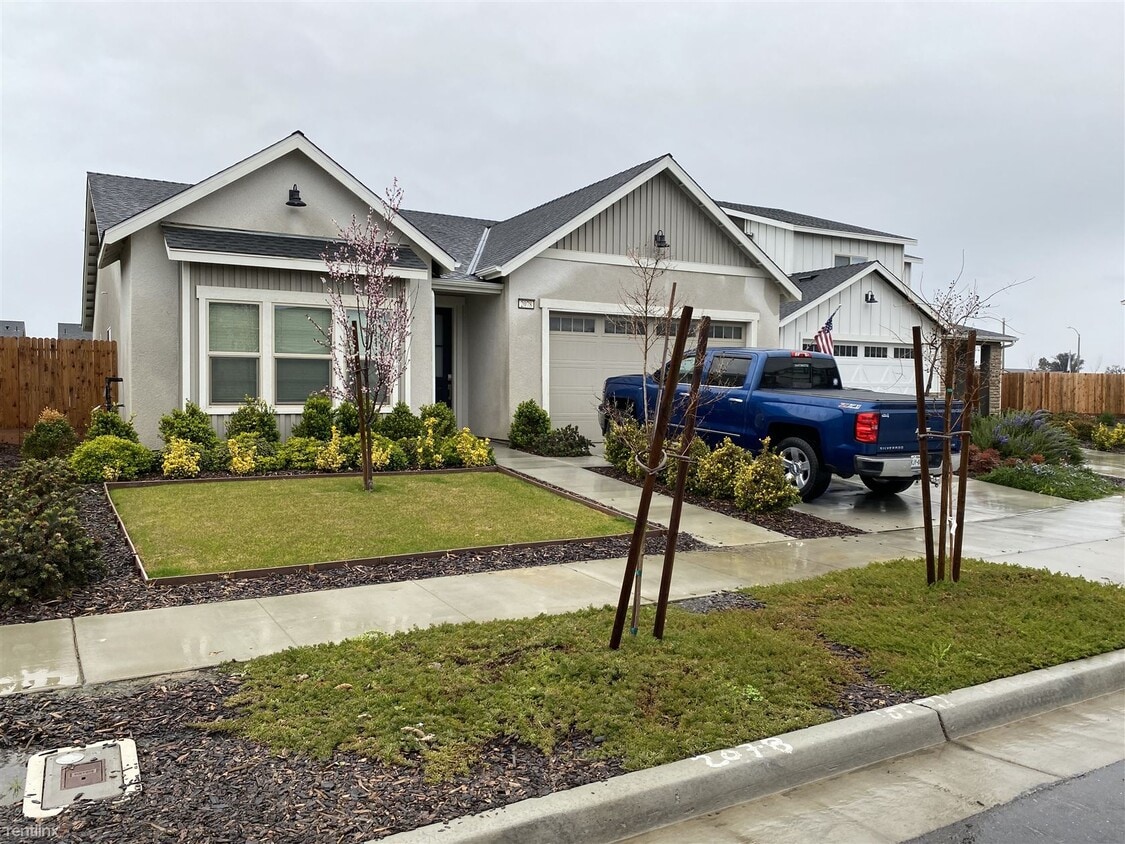 Foto principal - 3 br, 2 bath House - 2078 N Sherman St