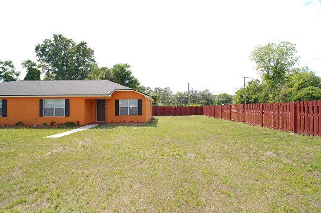 Foto del edificio - 3178 N Ridge Rd