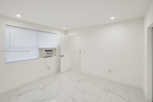 Foto del edificio - 5740 Mayo St