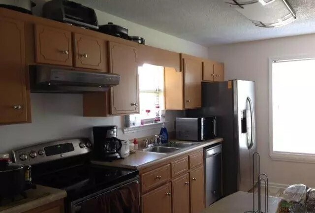 Building Photo - 935 Poppleton Dr
